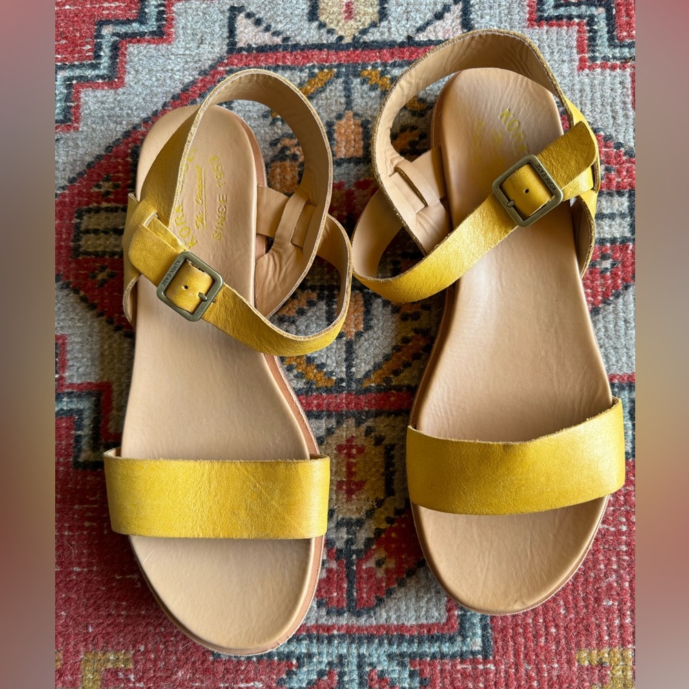 Kork-Ease Women’s Yucca Yellow Sandals size 11 Excellent preowned condition.